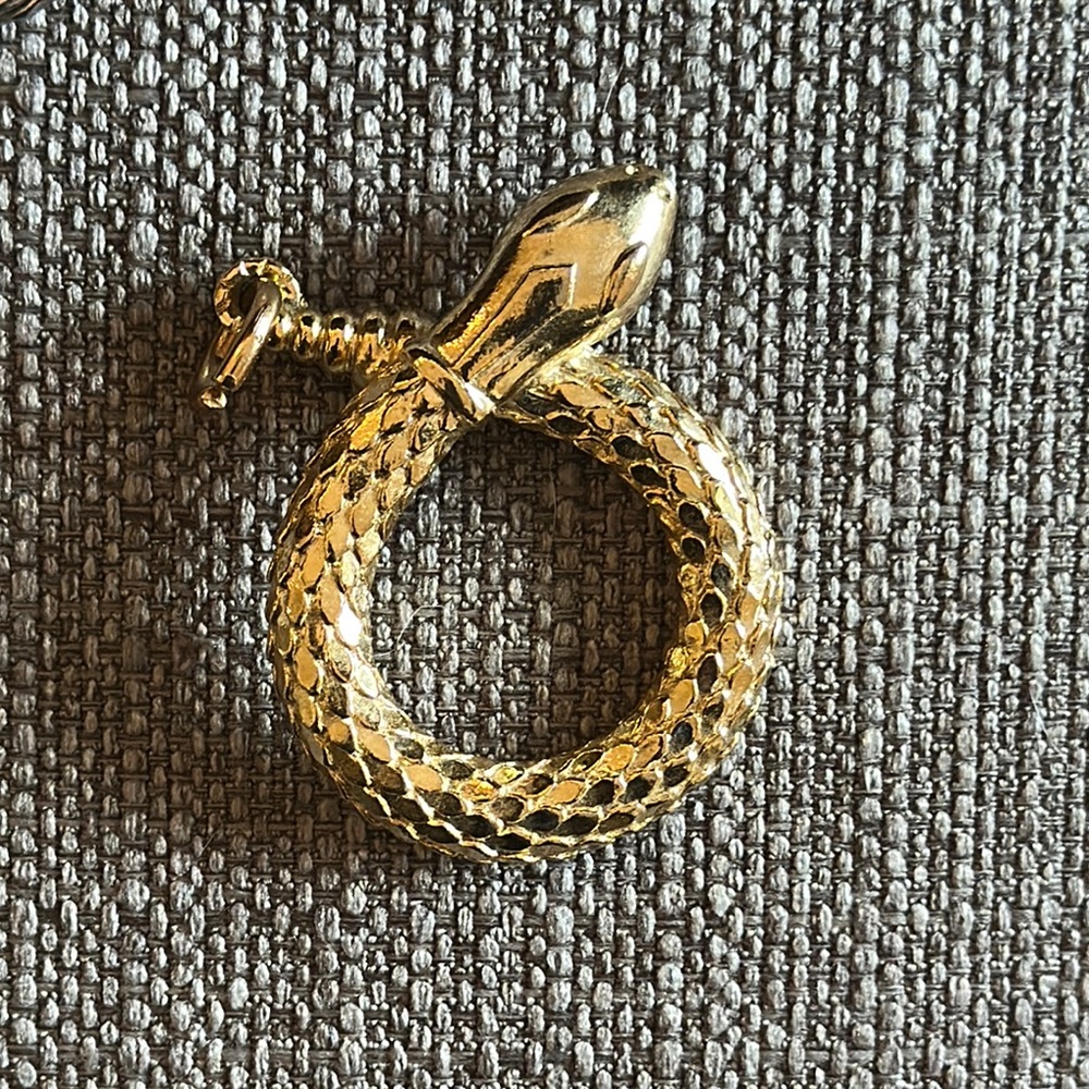 Snake reptile 80’s Gold toned metal costume jewelry pendant Accessory Halloween